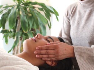 Reiki cursus-hand posititie-Nederlof