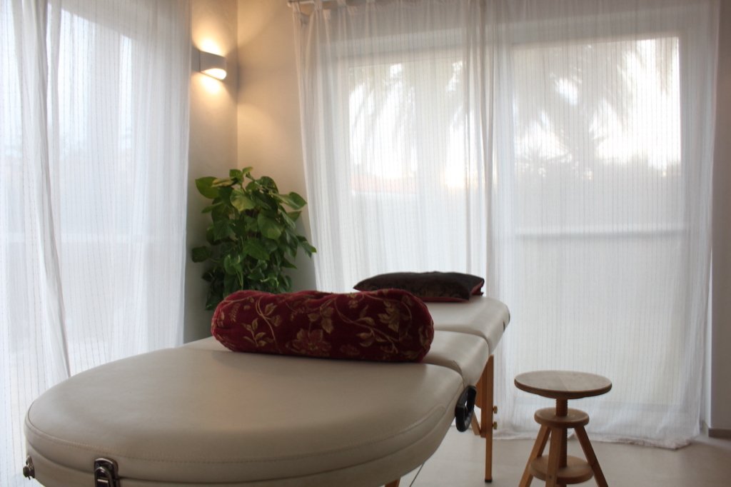 Reiki behandeling-Reiki behandeldag-massagetafel