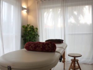 Reiki behandeling-Reiki behandeldag-massagetafel